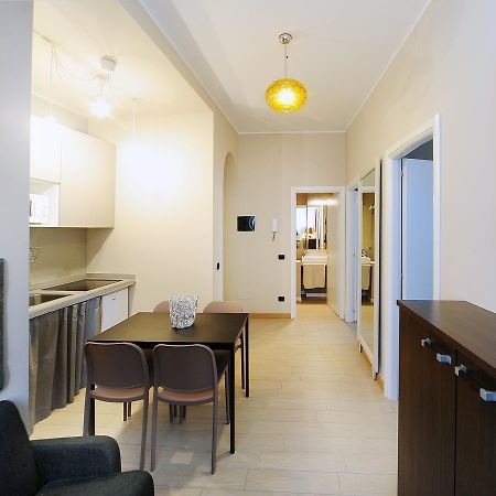Urban District Apartments - Milan Old Town Central 2 Br Екстер'єр фото